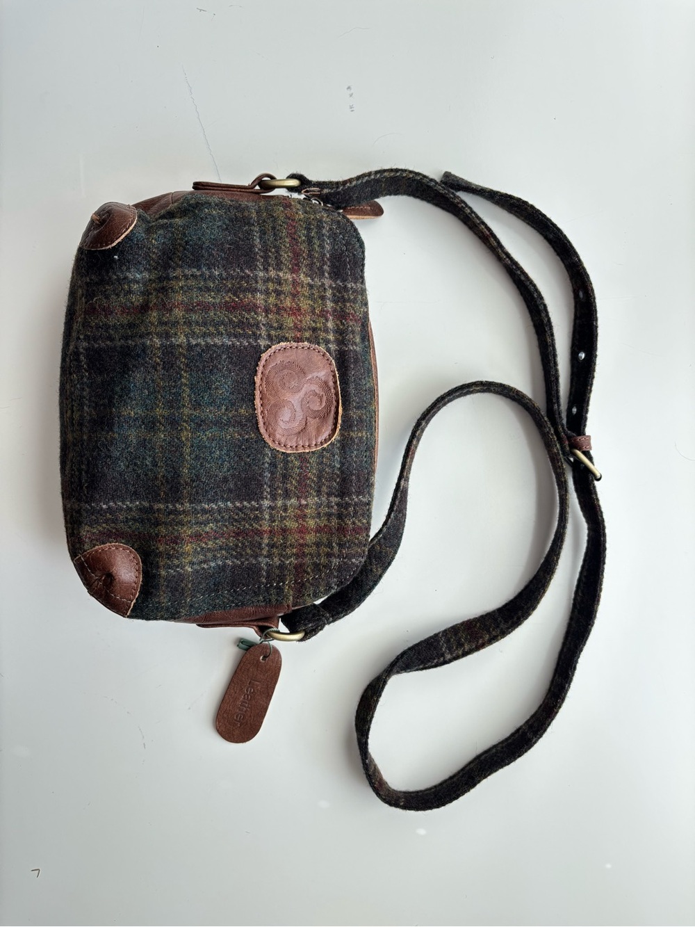 ARAN Woolen Mills Traditional Erin Check Irish Bag
